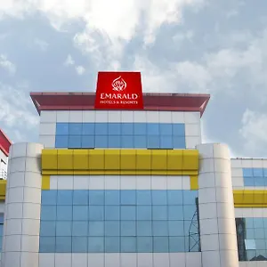 Hotel Emarald